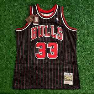 Scottie Pippen Chicago Bulls 1995-1996 Mitchell & Ness Black NBA Swingman Jersey